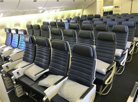 25 hours in United’s new premium economy seat [PHOTOS]