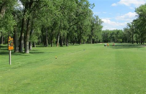 Riverwood Golf Course - Golf course in North Dakota