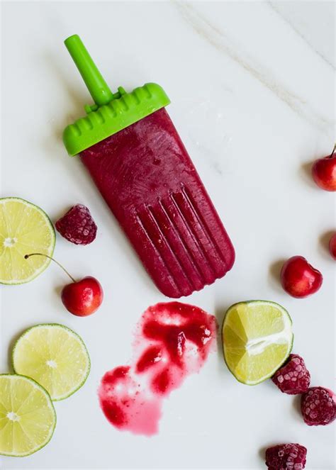 14 Healthy Frozen Fruit Recipes for Summer | HelloNatural.co | Frozen ...