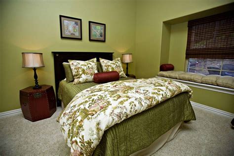 20+ Green And Brown Bedroom