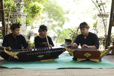 Music of Indonesia - 6 Beautiful Forms of Traditional Indonesian Music