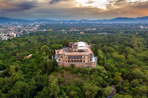 Castillo de Chapultepec in Mexico City - Explore a Towering Castle – Go ...