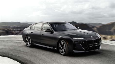 Preview: 2023 BMW 7-Series arrives with bold looks, i7 electric option