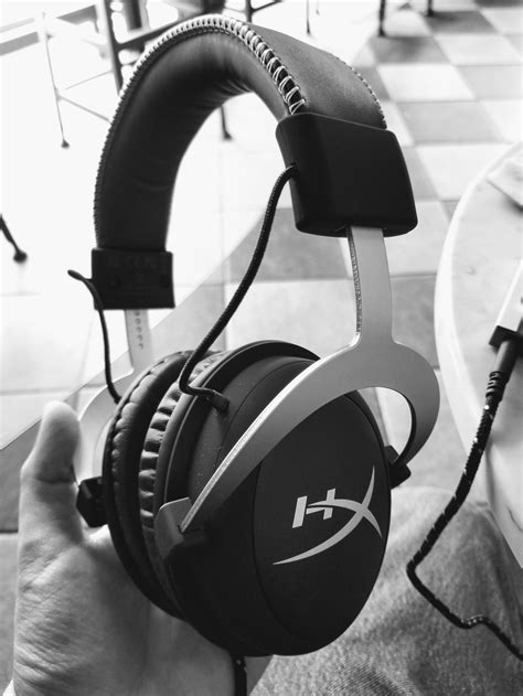 Headphone Showdown: HyperX Cloud Alpha VS HyperX Cloud II (2021 Revised ...