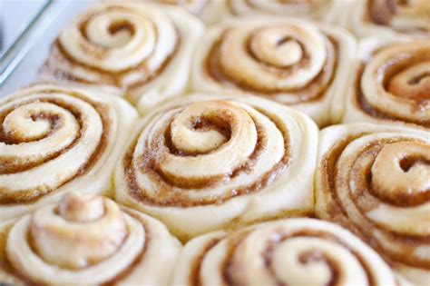 Miranda's Recipes: Cinnabon Cinnamon Rolls with Whipped Cream Cheese ...