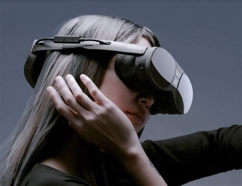 AR/VR Headset Shipments Drop By Half – channelnews