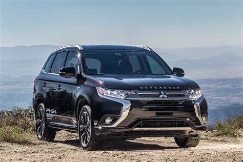 Mitsubishi Outlander PHEV Named Green Car Journal’s 2019 Green SUV of ...