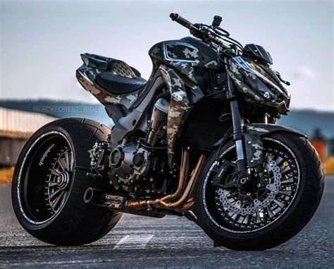 Kawasaki Z1000 - Cars and motor | Street fighter motorcycle, Futuristic ...