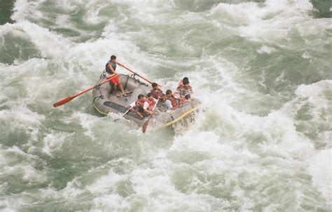 11 Best Places For River Rafting In India - Best Destinations in India ...