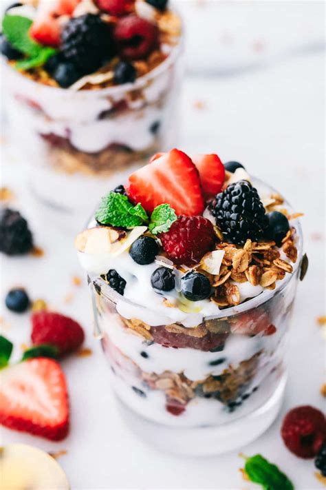 Best Yogurt Parfait Recipe With Granola How To Make Yogurt Parfait ...