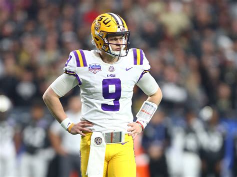 LSU QB Joe Burrow misses scrimmage with ‘minor camp injury,’ expected ...