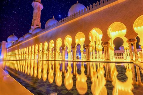 Sheikh Zayed Grand Mosque in Abu Dhabi, UAE at Night Stock Photo ...