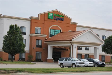 HOLIDAY INN EXPRESS BLOOMINGTON WEST, AN IHG HOTEL - Updated 2022 ...