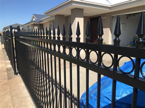 Tubular Steel Fencing & Driveway Gates Melbourne - Pinnacle Fencing