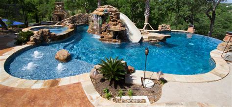 What Swimming Pool Water Features Can I Add to My Pool?