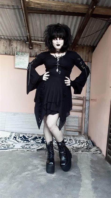 Trad goth look | Gothic outfits, Goth outfit ideas, Goth look