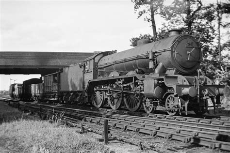 B17 'Everton' LNER 1663 at Trumpington Cambridge c1946-194… | Flickr