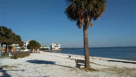 Cedar Key, Florida: Small Town Charm and Great Seafood