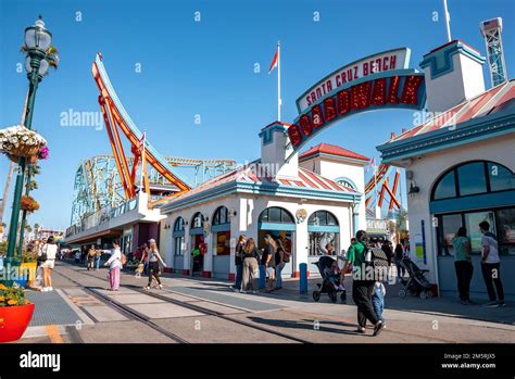 Santa cruz beach boardwalk sign hi-res stock photography and images - Alamy