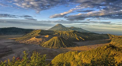 Gunung Bromo | View taken from Gunung Penanjakan Volcano sun… | Flickr