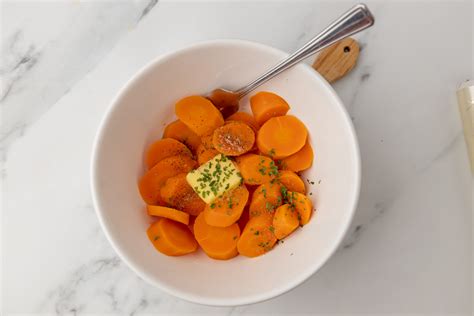 How to Cook Carrots in the Microwave - yourcookingbuddy.com