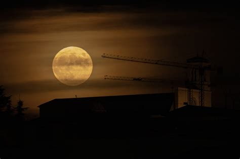 Hunter's Moon illuminates night sky around the world | Daily Sabah