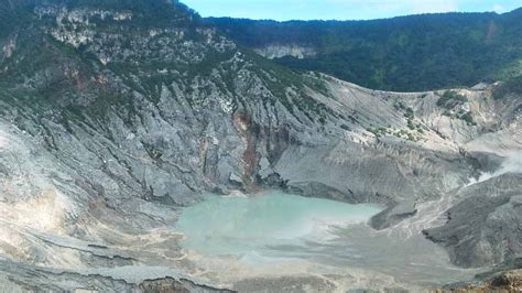 Bandung Private Tour: Tangkuban Perahu Volcano Expedition