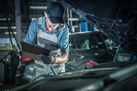 Best Automotive Trade Schools for 2024 | New England Tech