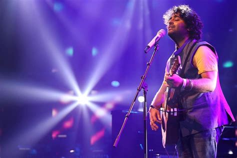 Singer Arijit Singh Loses His Cool During Concert, Gets Trolled On Twitter