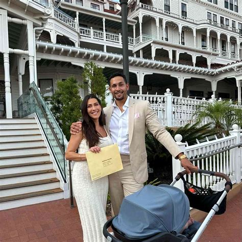 Bachelor in Paradise Stars Becca Kufrin and Thomas Jacobs Are Married