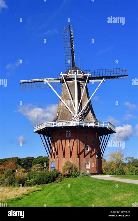 Holland, Michigan, USA. The DeZwaan (The Swan in Dutch) windmill at ...