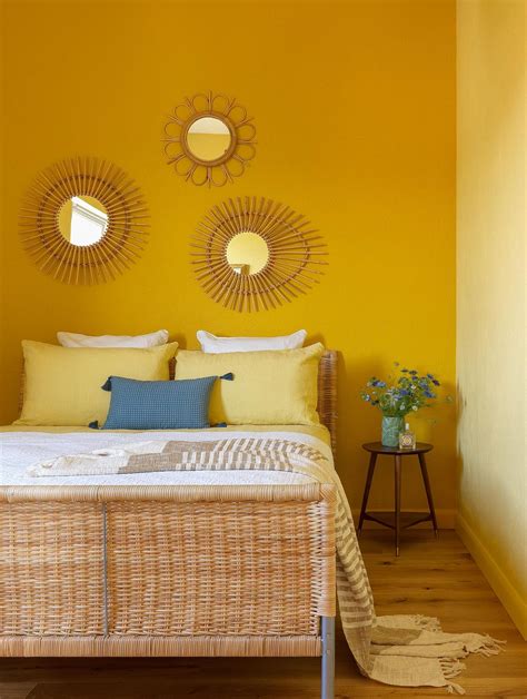 17 Breathtakingly Gorgeous Yellow Bedrooms for More Upbeat Mornings!