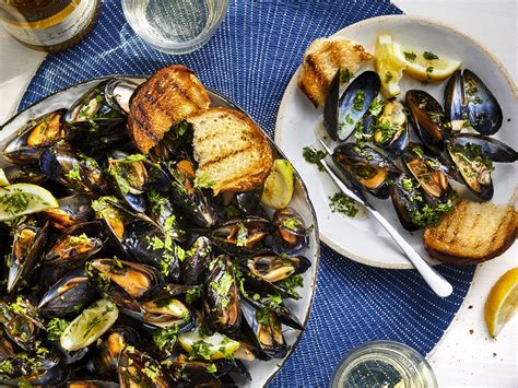 Easy Smoked Mussels with Garlic Butter Recipe | Recipe | Mussels recipe ...