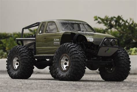 AXIAL SCX10 Honcho on 2.2 Ripsaw Tires | Check out the blog:… | Flickr