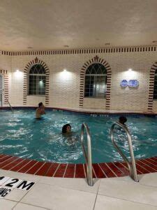 9 Best Hotels In Amarillo, Texas [With Indoor Pools!] + Waterslides