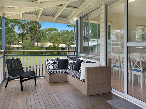 Lovely Pet Friendly Beach House Accommodation -Tea Gardens Hawks Nest ...