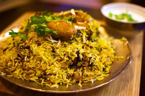 Hyderabadi biryani recipe | restaurant style chicken dum biryani ...