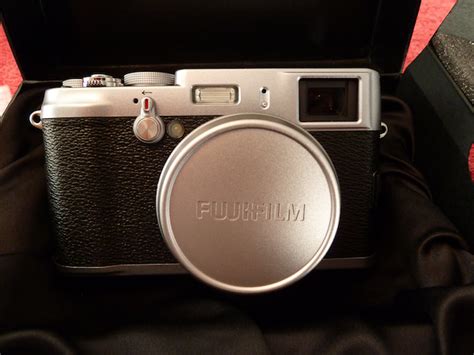 Fujifilm FinePix X100 first impressions review