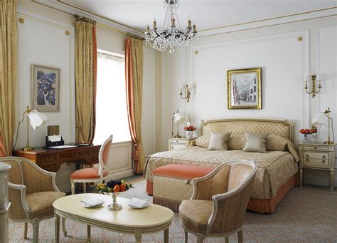 Executive King room at The Ritz London Luxury Hotel Room, Luxury Rooms ...