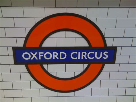 Oxford Circus Tube Sign | Oxford Circus Station, southbound … | Flickr