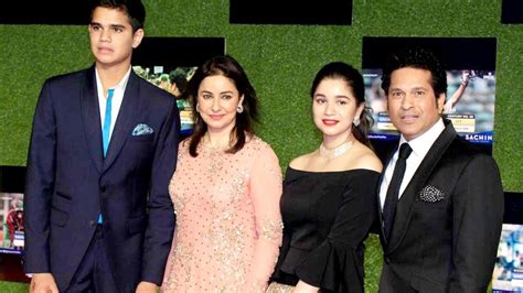 Sachin Tendulkar Family, Wife, Son, Daughter, Father, Brothers Information