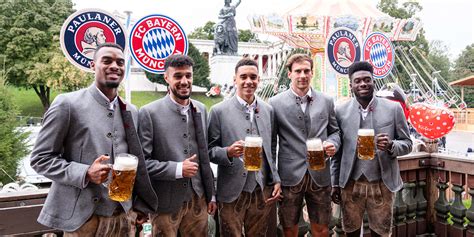 Bayern stars make traditional Oktoberfest visit