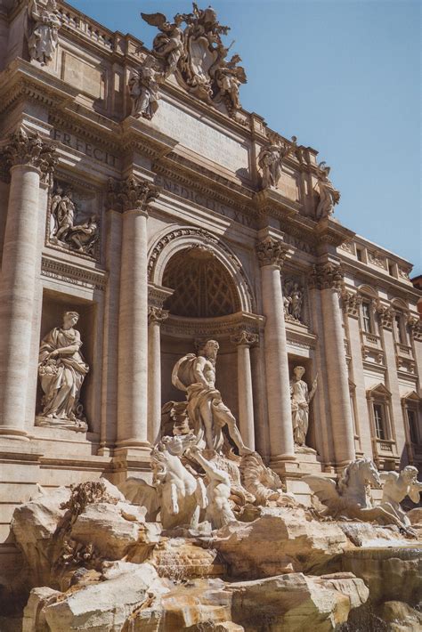 Ultimate Trevi Fountain Guide: History, Fun Facts & How to Visit