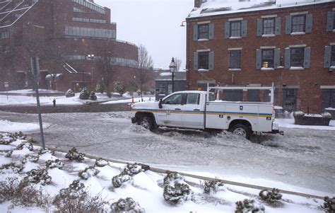 Photos: Mass. residents dig out after blizzard conditions, heavy ...