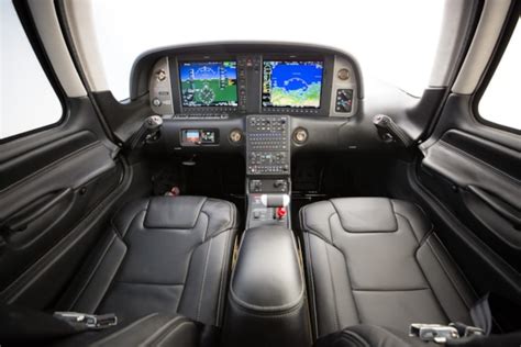 Cirrus Sr22t Interior