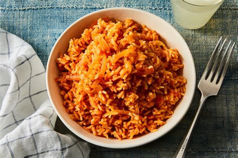 How to cook Nigerian Jollof Rice - The Best Nigerian Rice Recipe