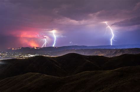 Study Finds Dry Lightning Can Spark Wildfires Even Under Wetter ...