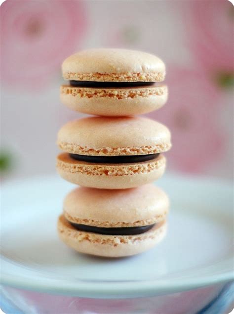 Simple macarons recipe | Eat Your Books