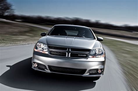 2014 Dodge Avenger: New Car Review - Autotrader