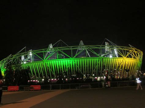 London 2012 Queen Elizabeth Olympic Park - Stadium in green. Photo ...